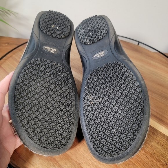 Spring Step Manila Clog Work Shoe Blue pink print colorful Size 8.5 - Picture 14 of 17